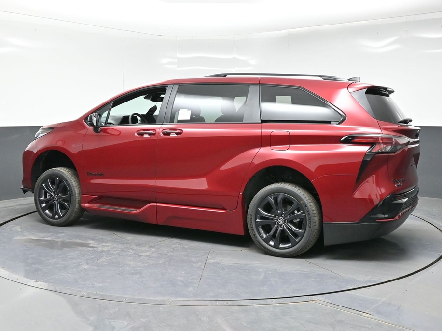 New 2026 Toyota Sienna Hybrid XSE Sport - BraunAbility Side Entry Entry Fold Out Automatic Ramp
