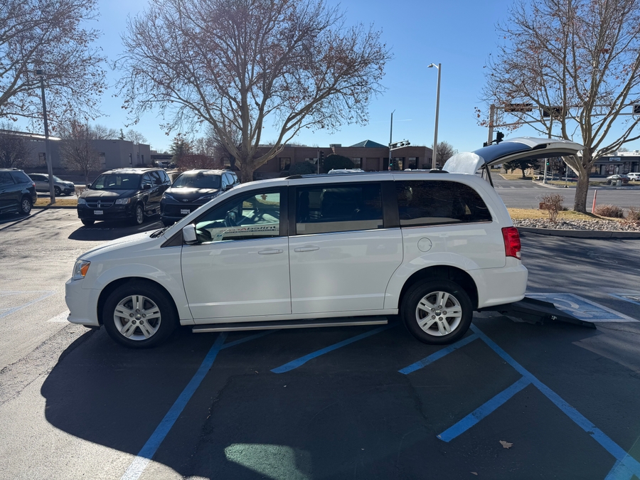 Used 2019 Dodge Grand Caravan SXT - International Mobility Rear Entry Entry Fold Out Manual Ramp