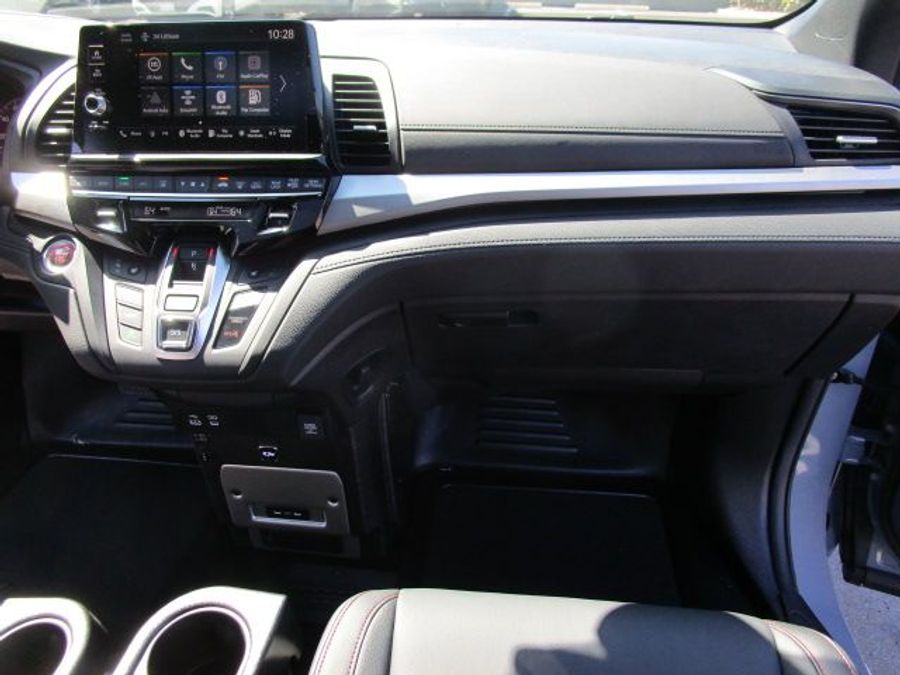 New 2025 Honda Odyssey Sport - BraunAbility Side Entry Entry In Floor Automatic Ramp