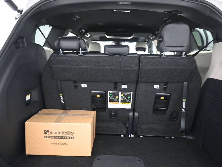 New 2026 Toyota Sienna Hybrid Limited - BraunAbility Side Entry Fold Out Automatic Ramp