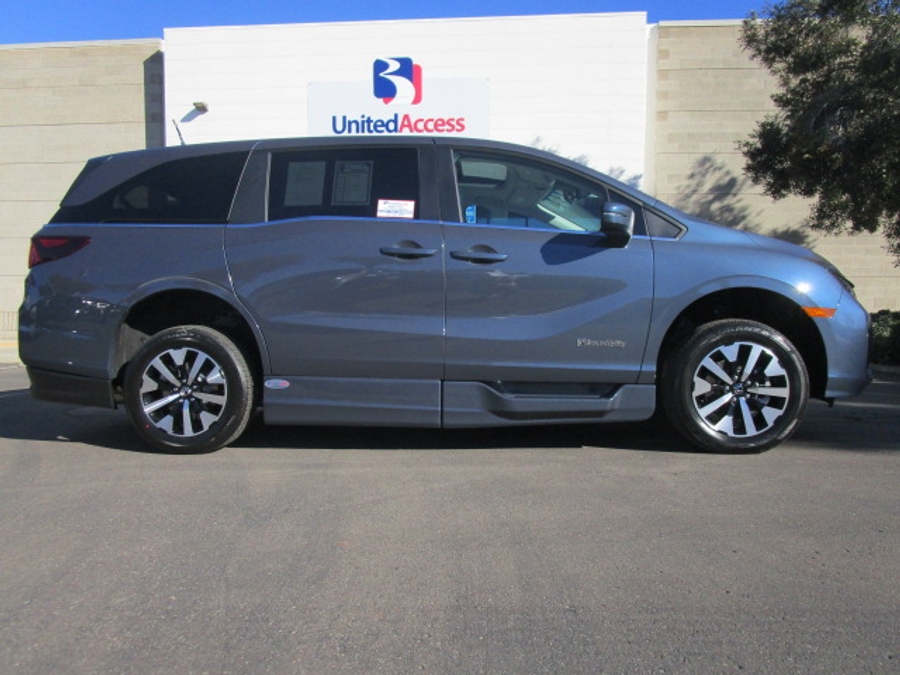 New 2026 Honda Odyssey EX-L - BraunAbility Side Entry Entry In Floor Automatic Ramp