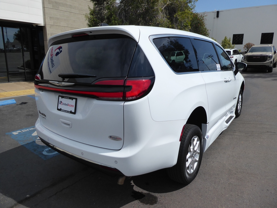 Used 2023 Chrysler Pacifica Touring L - BraunAbility Side Entry Fold Out Automatic Ramp