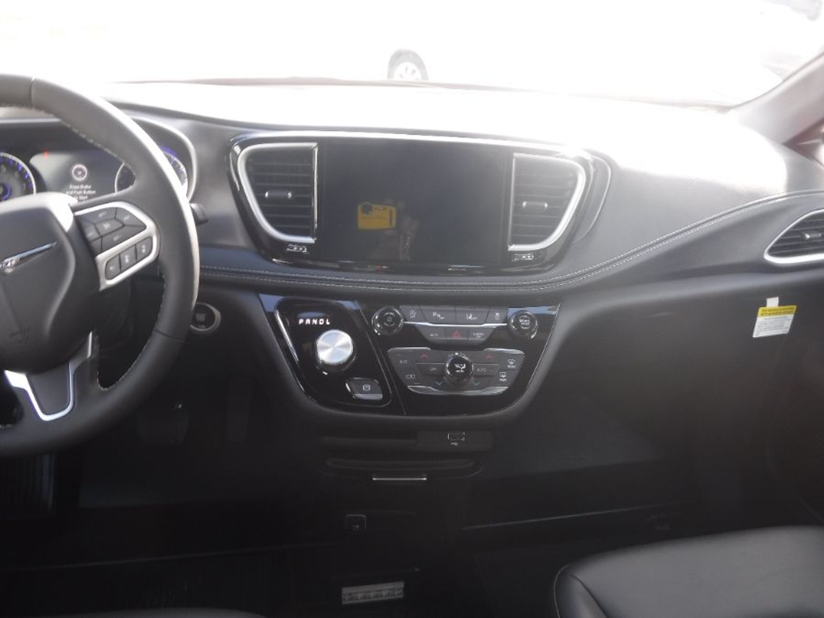 2026 CHRYSLER PACIFICA - Image 10