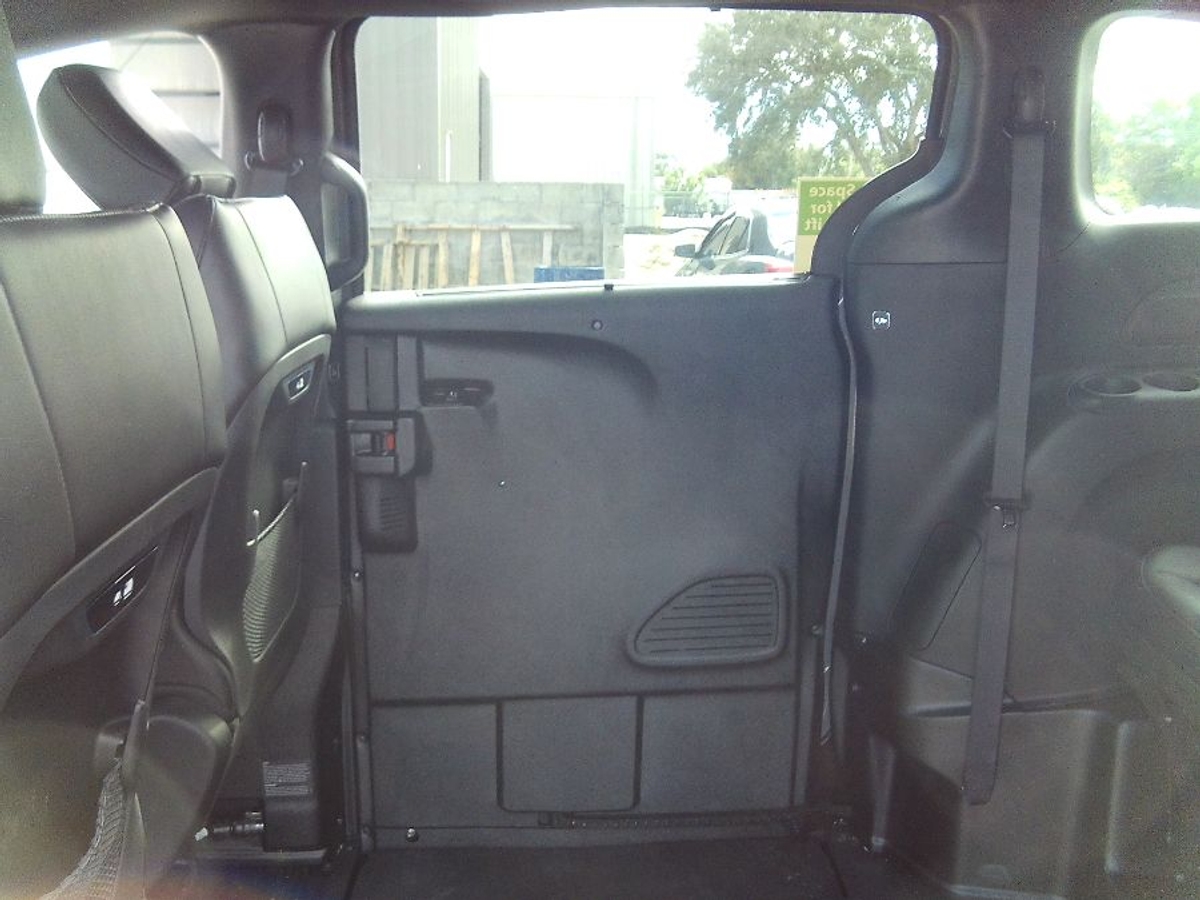 2025 CHRYSLER PACIFICA - Image 18