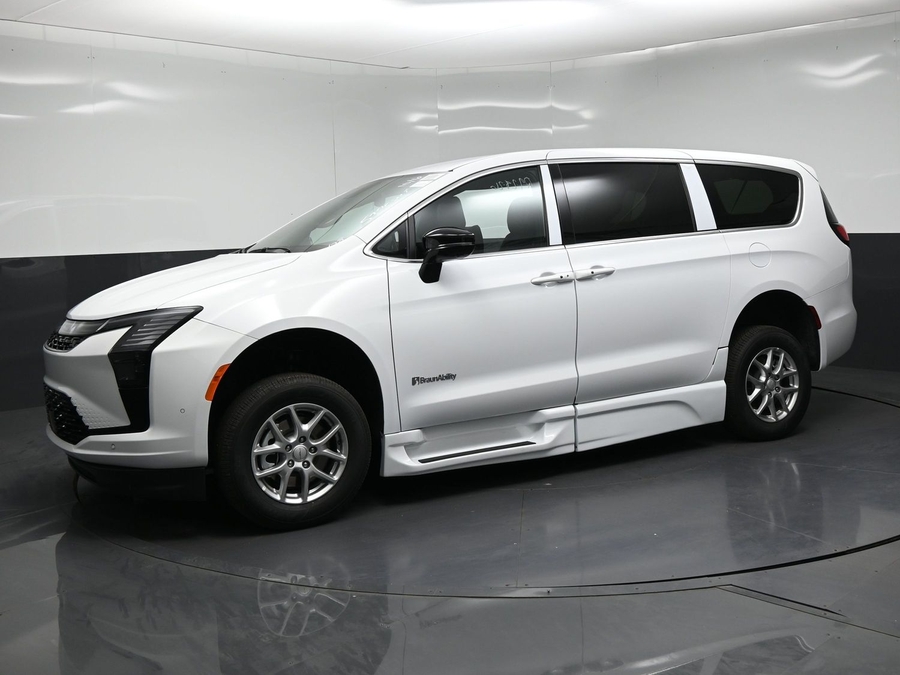 White Chrysler Pacifica image number 1