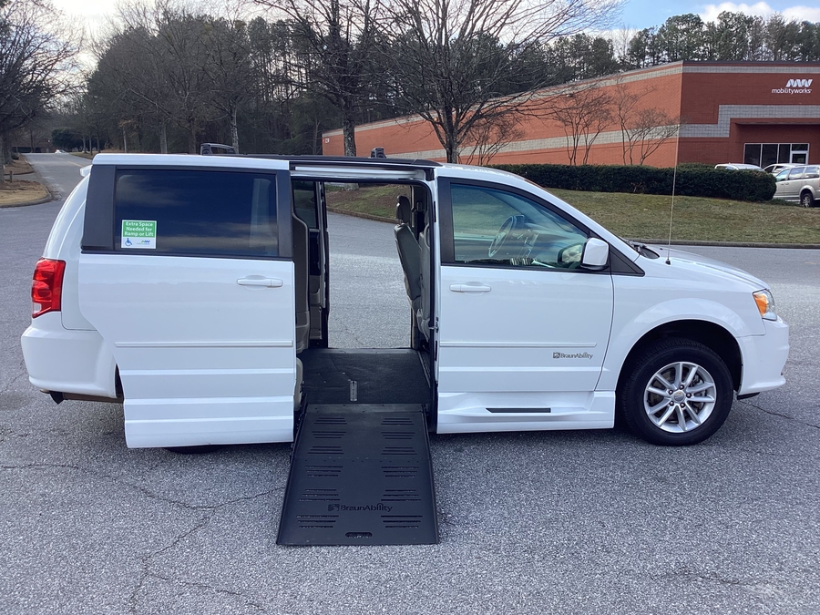 2015 DODGE GRAND CARAVAN - Image 9