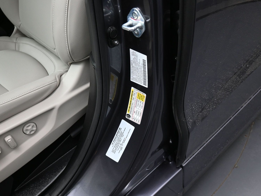 Grey Honda Odyssey image number 16