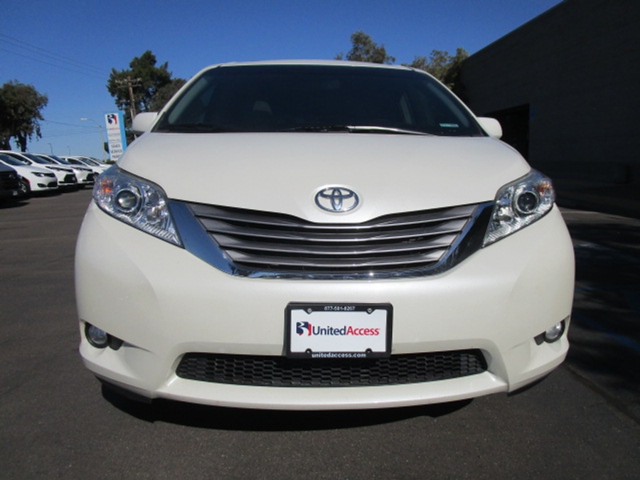 Used 2017 Toyota Sienna XLE Base - VMI Side Entry Entry In Floor Automatic Ramp