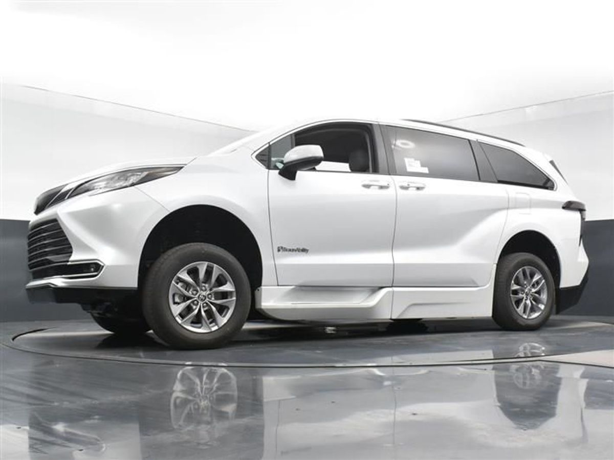 2023 TOYOTA SIENNA - Image 23