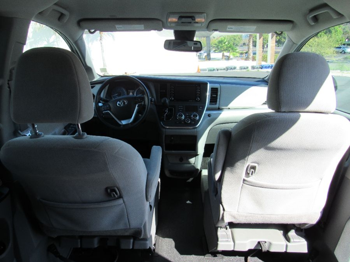 2019 TOYOTA SIENNA - Image 12