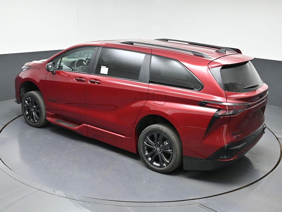 New 2026 Toyota Sienna Hybrid XSE Sport - BraunAbility Side Entry In Floor Automatic Ramp