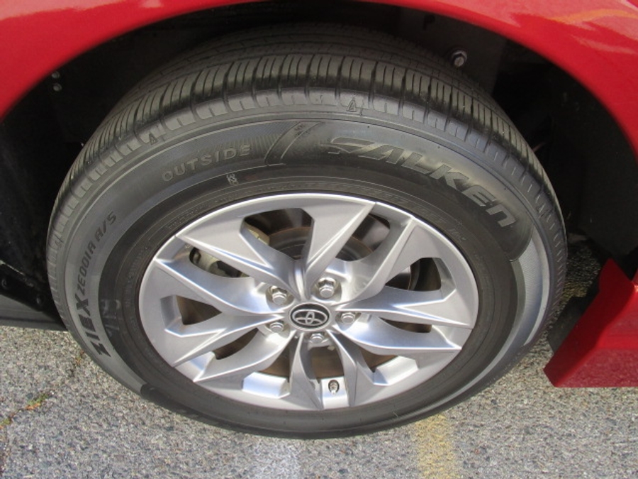 Used 2022 Toyota Sienna Hybrid XLE - VMI Side Entry Entry In Floor Automatic Ramp