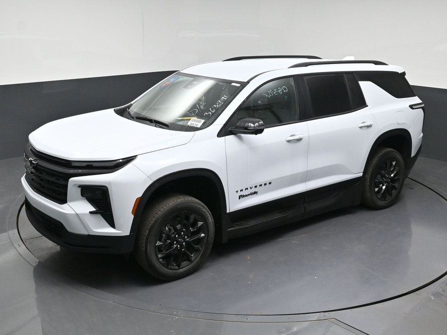 New 2026 Chevrolet Traverse 1LT Midnight - BraunAbility Side Entry In Floor Automatic Ramp