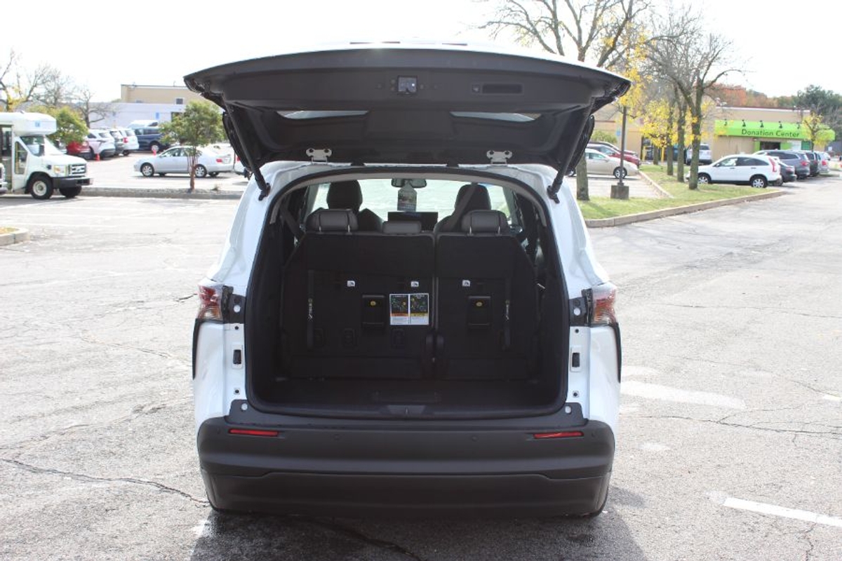 2025 TOYOTA SIENNA - Image 9