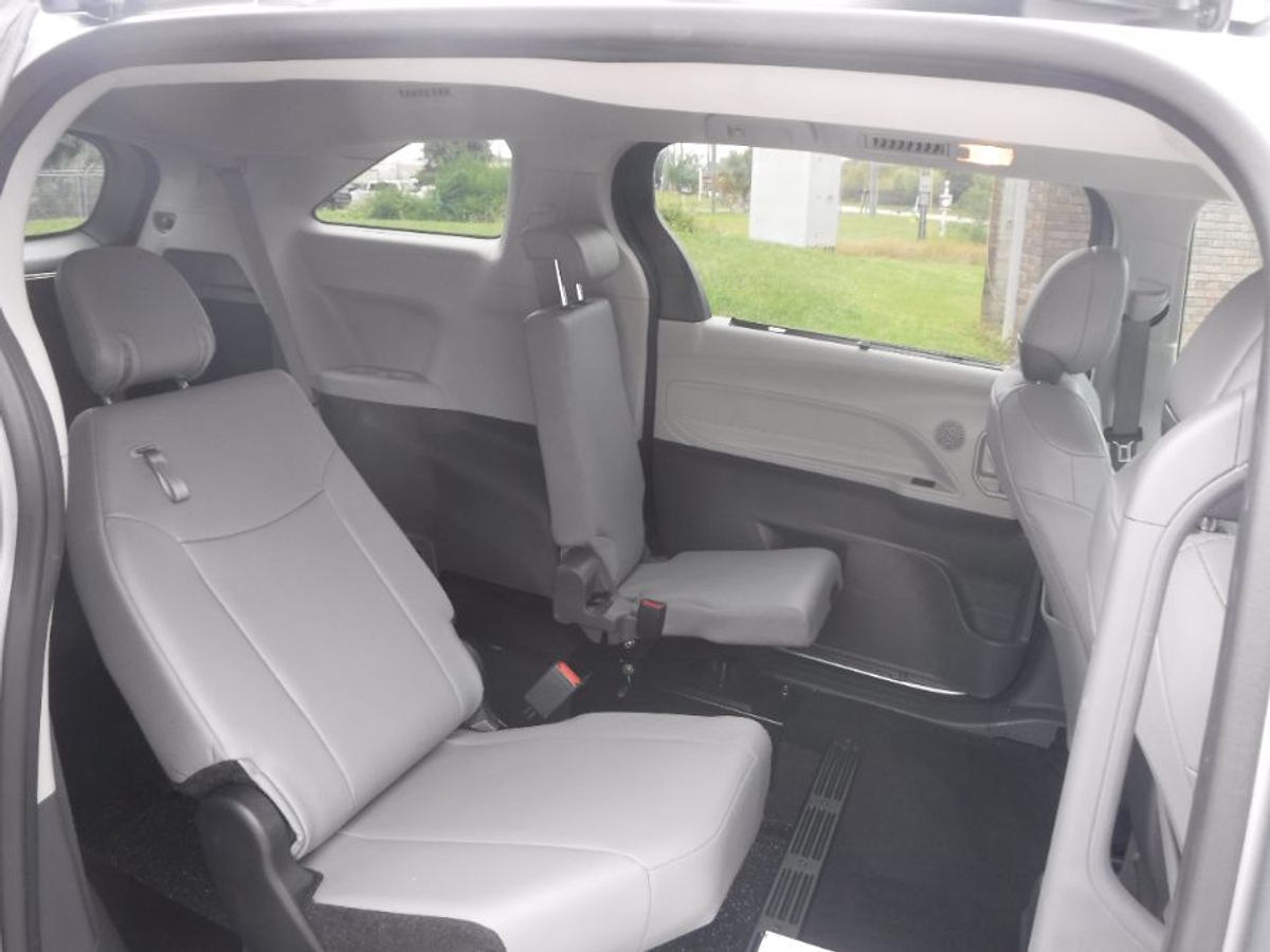 2024 TOYOTA SIENNA - Image 18