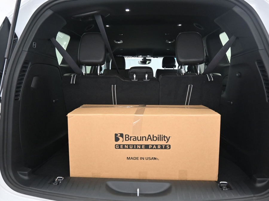 New 2026 Chrysler Pacifica Select Sport - BraunAbility Side Entry Fold Out Automatic Ramp