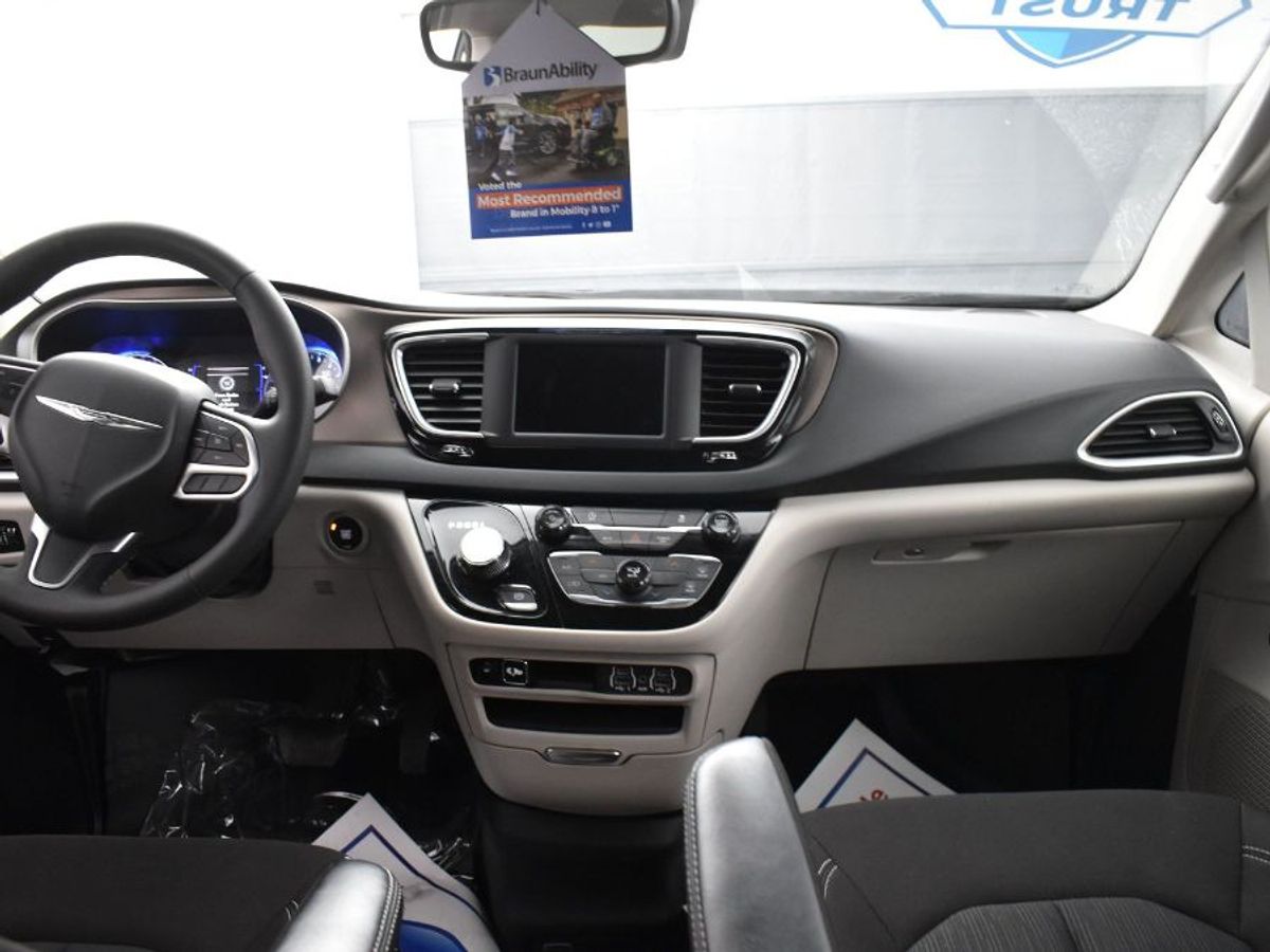 2023 CHRYSLER VOYAGER - Image 6