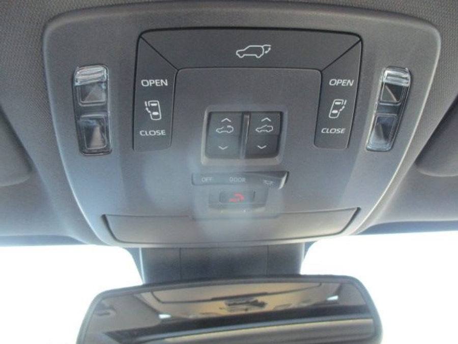 Black Toyota Sienna image number 11