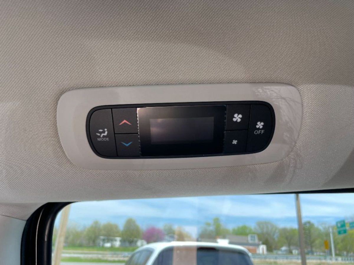 2023 CHRYSLER VOYAGER - Image 19