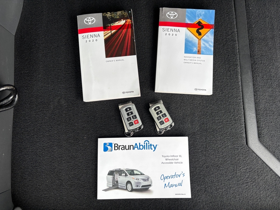 Used 2020 Toyota Sienna XLE Premium - BraunAbility Side Entry In Floor Automatic Ramp