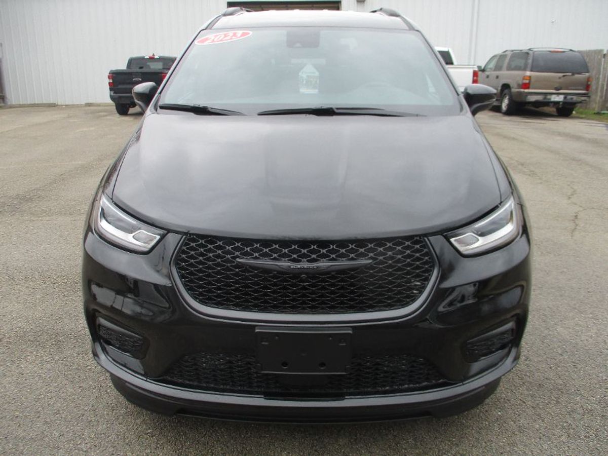 2023 CHRYSLER PACIFICA - Image 2