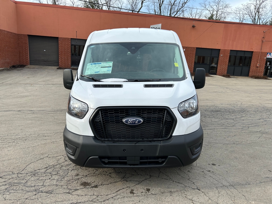 White Ford T350 image number 12