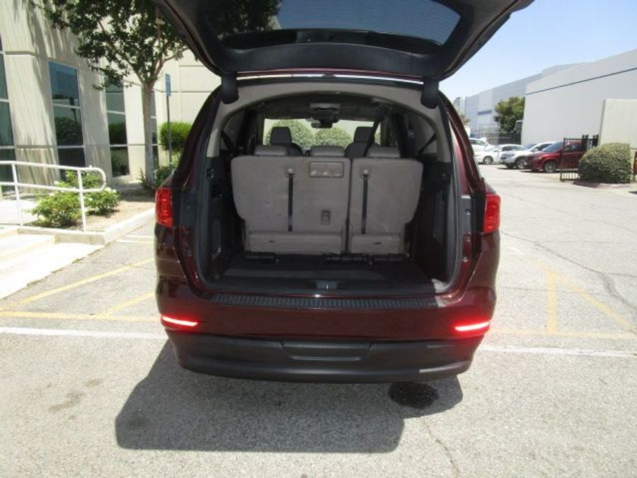 Used 2018 Honda Odyssey EX-L - BraunAbility Side Entry Entry In Floor Automatic Ramp