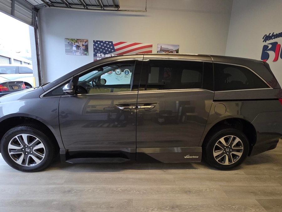 Used 2015 Honda Odyssey Touring Elite - VMI Side Entry Entry In Floor Automatic Ramp