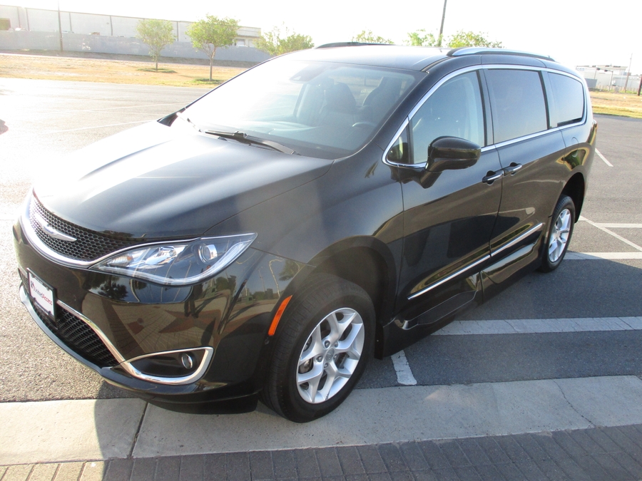 Used 2018 Chrysler Pacifica Touring L Plus - VMI Side Entry Entry In Floor Automatic Ramp