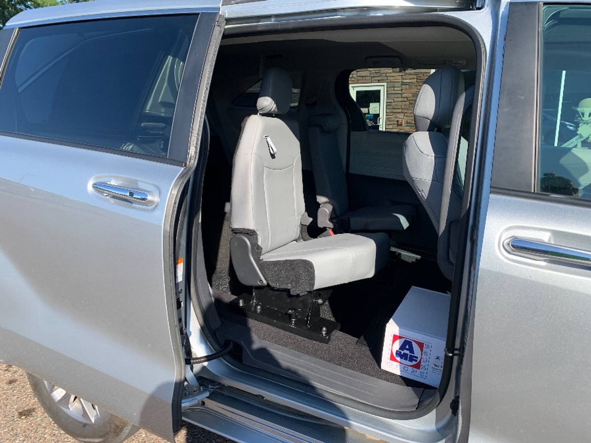 2024 TOYOTA SIENNA - Image 11