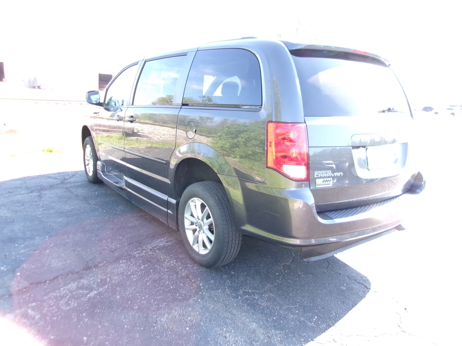Grey Dodge Grand Caravan image number 15