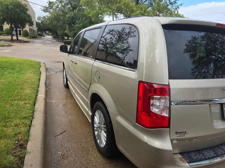 Used 2012 Chrysler Town and Country Touring L - BraunAbility Side Entry Fold Out Automatic Ramp