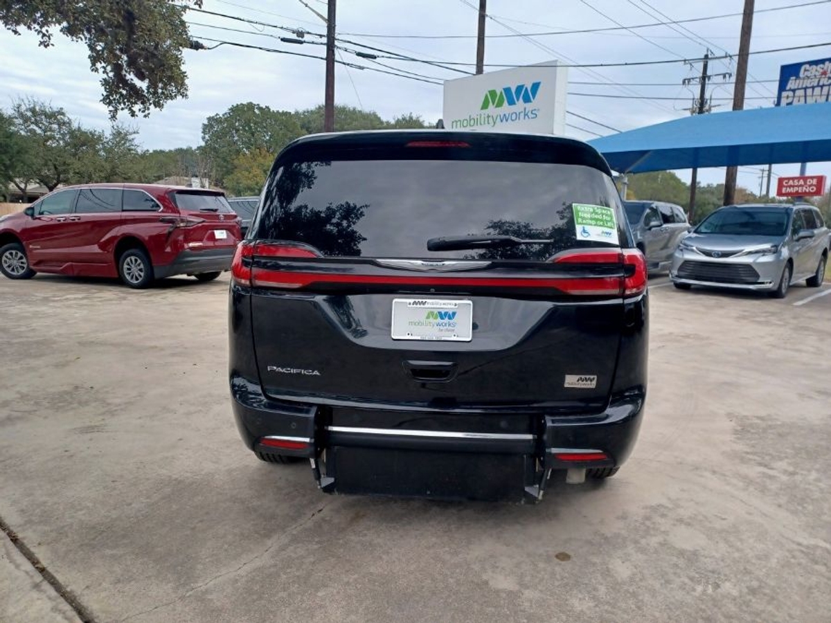 2022 CHRYSLER PACIFICA - Image 9