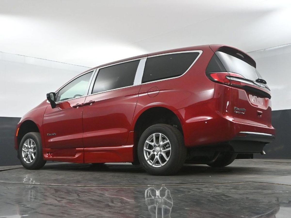 2025 CHRYSLER PACIFICA - Image 21