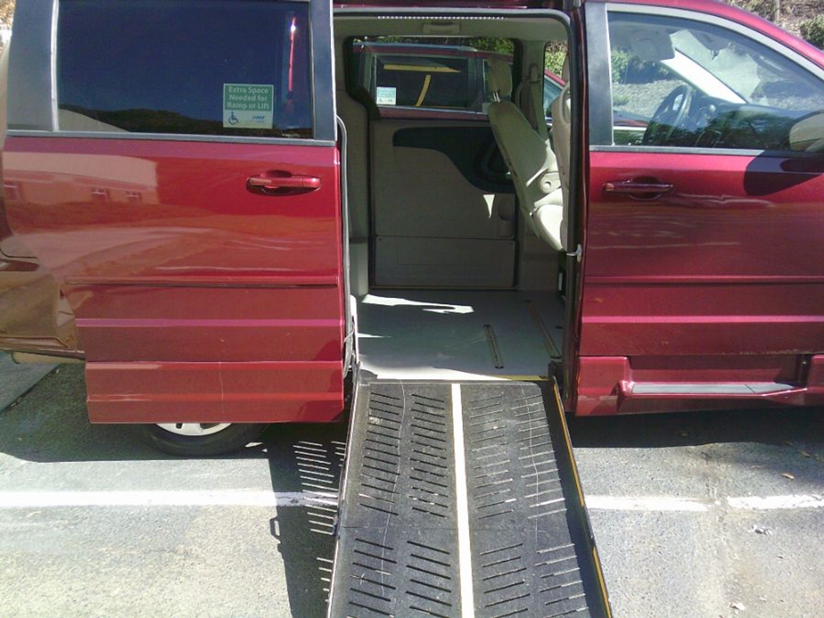 2017 DODGE GRAND CARAVAN - Image 11