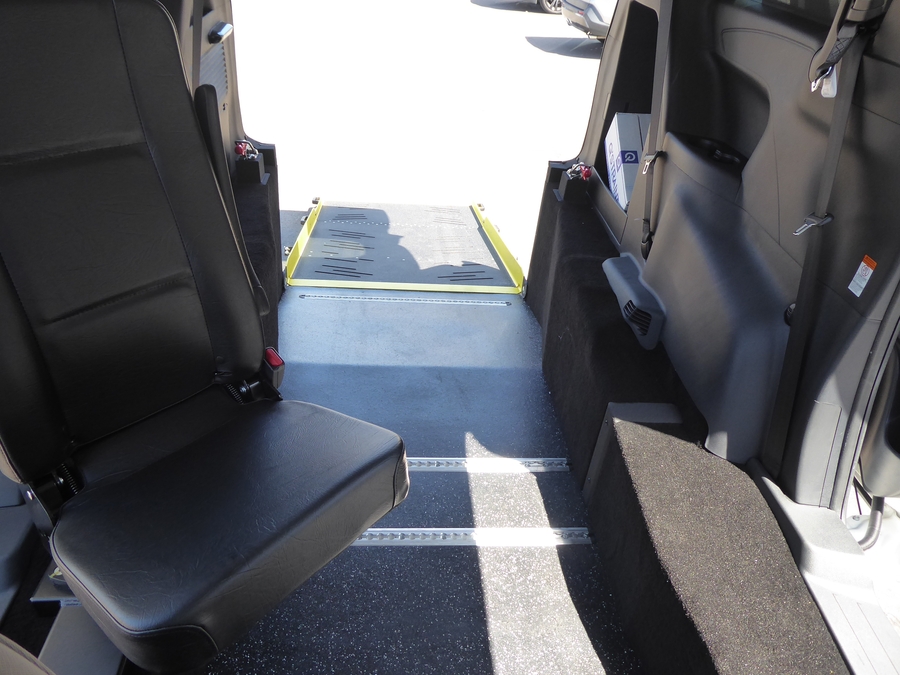 New 2026 Toyota Sienna Hybrid LE w swivel 2nd row - Vantage Mobility Commercial Rear Entry Fold Out Manual Ramp