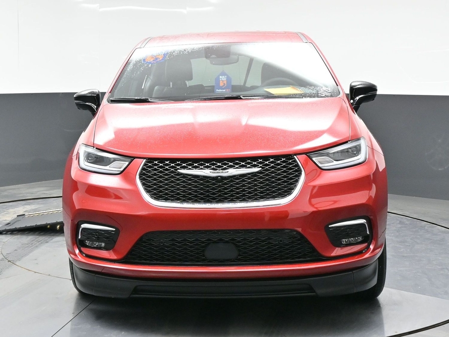 Red Chrysler Pacifica image number 11