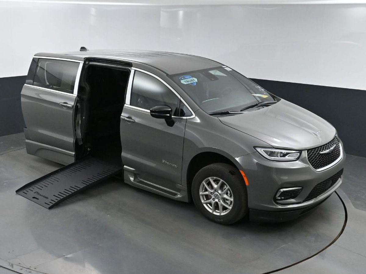 2025 CHRYSLER PACIFICA - Image 23