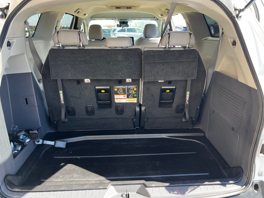 Used 2021 Toyota Sienna Hybrid LE - Vantage Mobility Commercial Side Entry Entry In Floor Manual Ramp