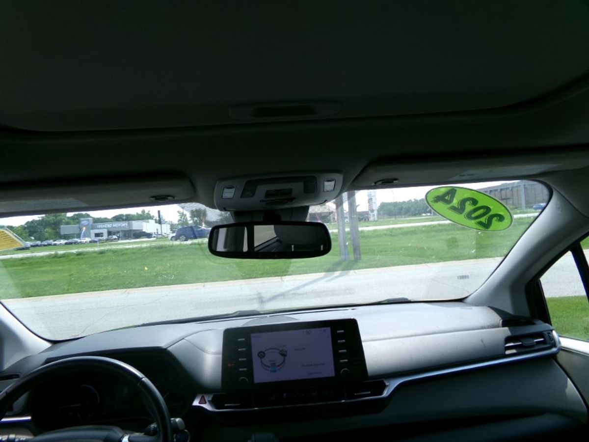2024 TOYOTA SIENNA - Image 11