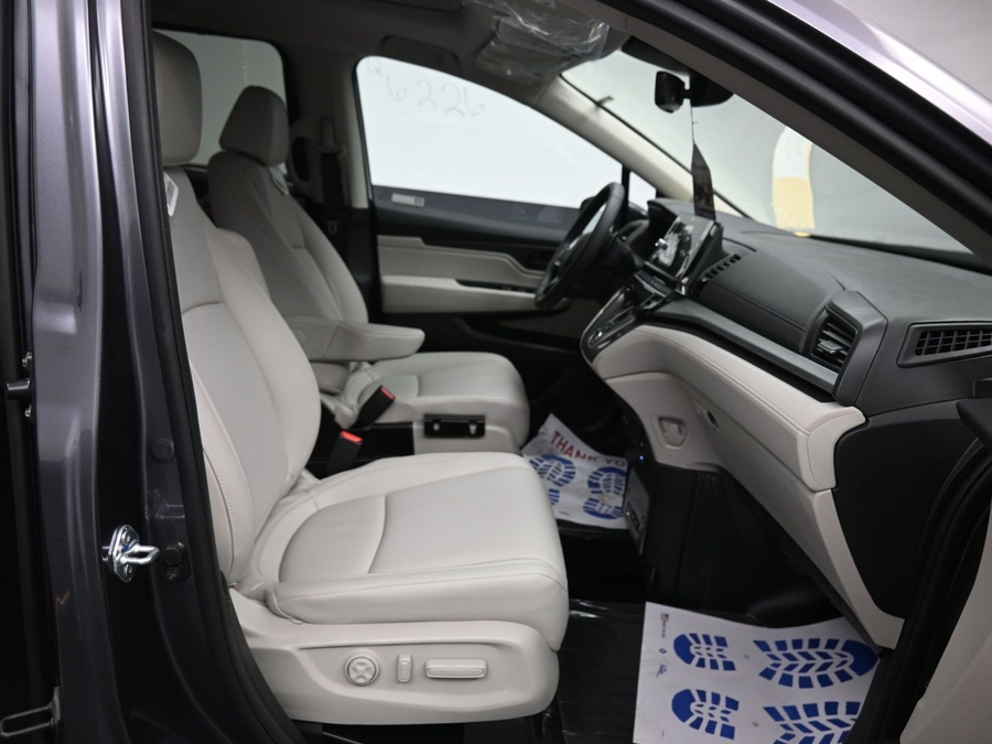 New 2026 Honda Odyssey EX-L - BraunAbility Side Entry In Floor Automatic Ramp