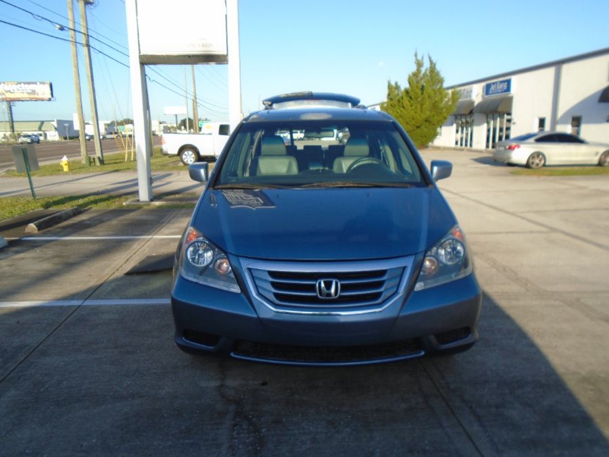 Blue Honda Odyssey image number 4