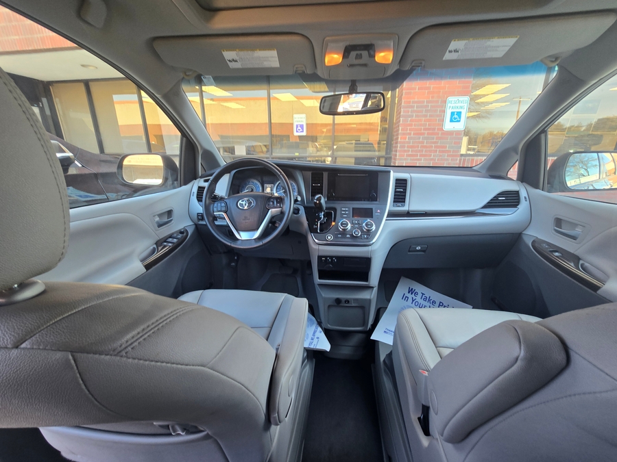 Used 2017 Toyota Sienna XLE - BraunAbility Side Entry Entry Fold Out Automatic Ramp