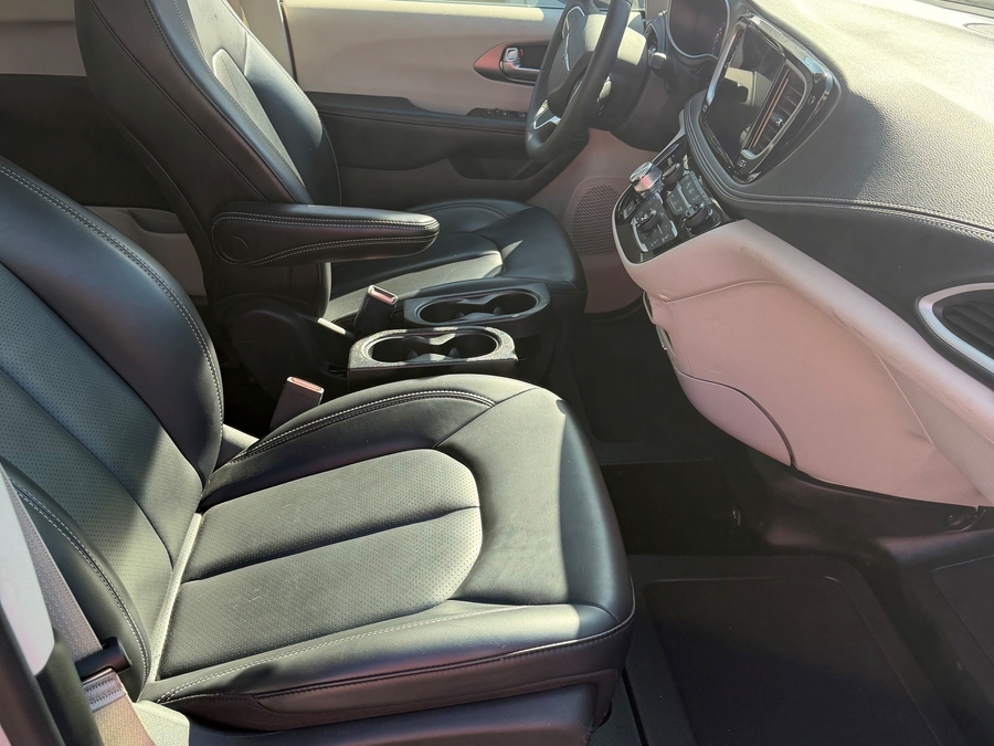 Used 2023 Chrysler Pacifica Touring L Safety - BraunAbility Side Entry In Floor Automatic Ramp
