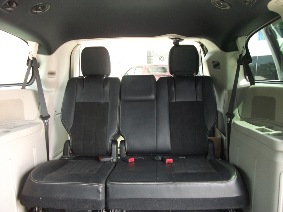 Used 2019 Dodge Grand Caravan SXT - BraunAbility Side Entry Entry Fold Out Automatic Ramp