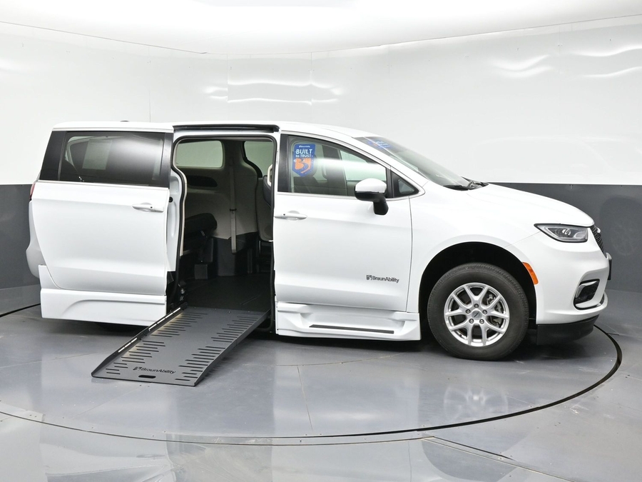 Used 2023 Chrysler Pacifica Touring L - BraunAbility Side Entry Fold Out Automatic Ramp
