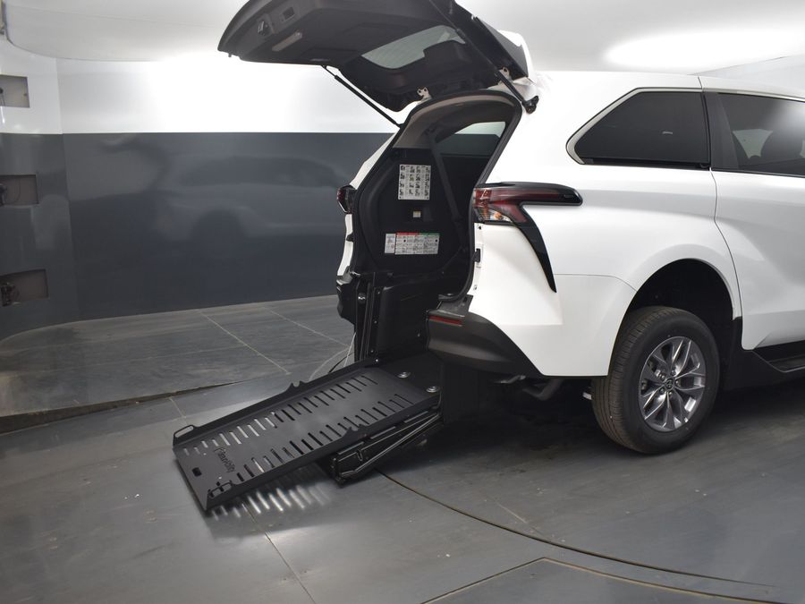 New 2025 Toyota Sienna Hybrid LE - BraunAbility Commercial Rear Entry Entry Fold Out Manual Ramp