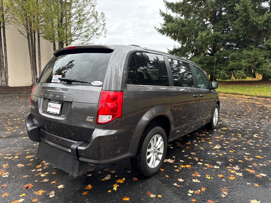 Used 2019 Dodge Grand Caravan SXT - International Mobility Rear Entry Entry Fold Out Manual Ramp