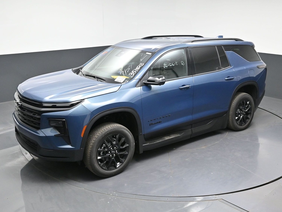 New 2026 Chevrolet Traverse 1LT Midnight - BraunAbility Side Entry In Floor Automatic Ramp