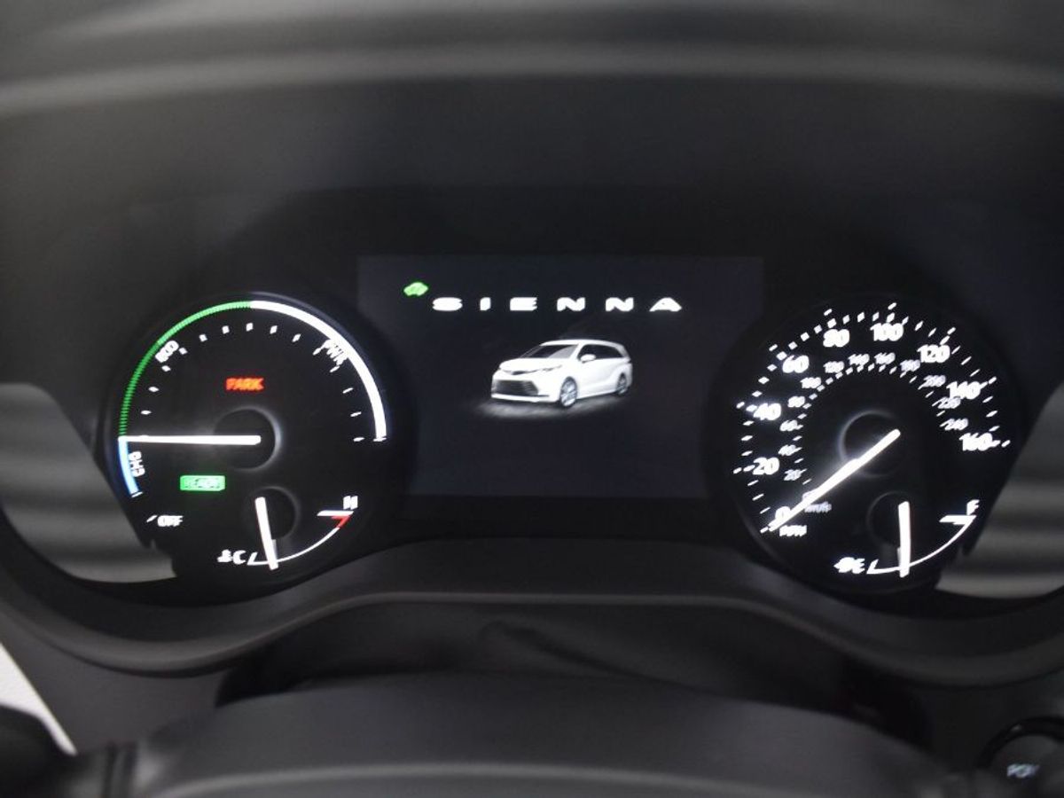 2025 TOYOTA SIENNA - Image 16
